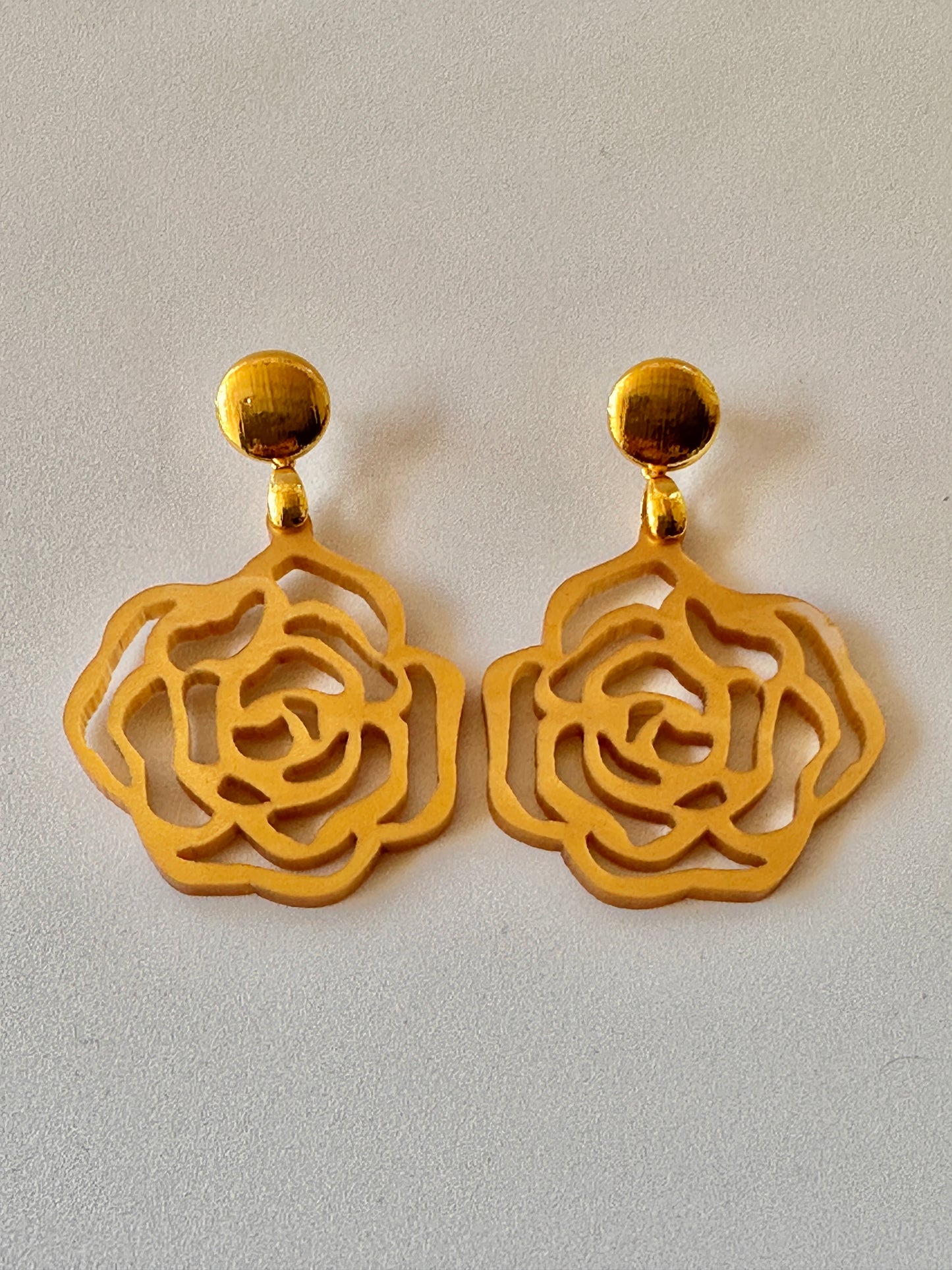Hollow glass earrings