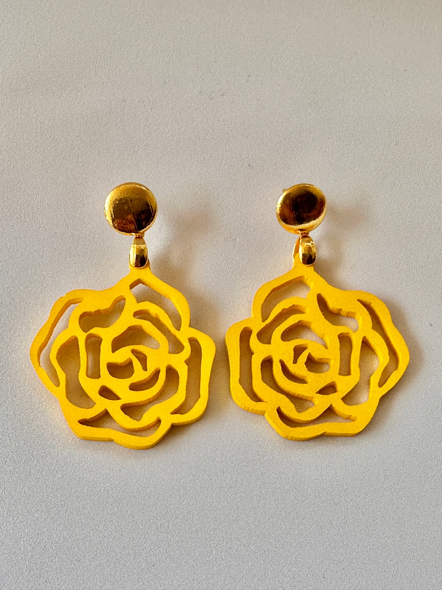 Hollow glass earrings