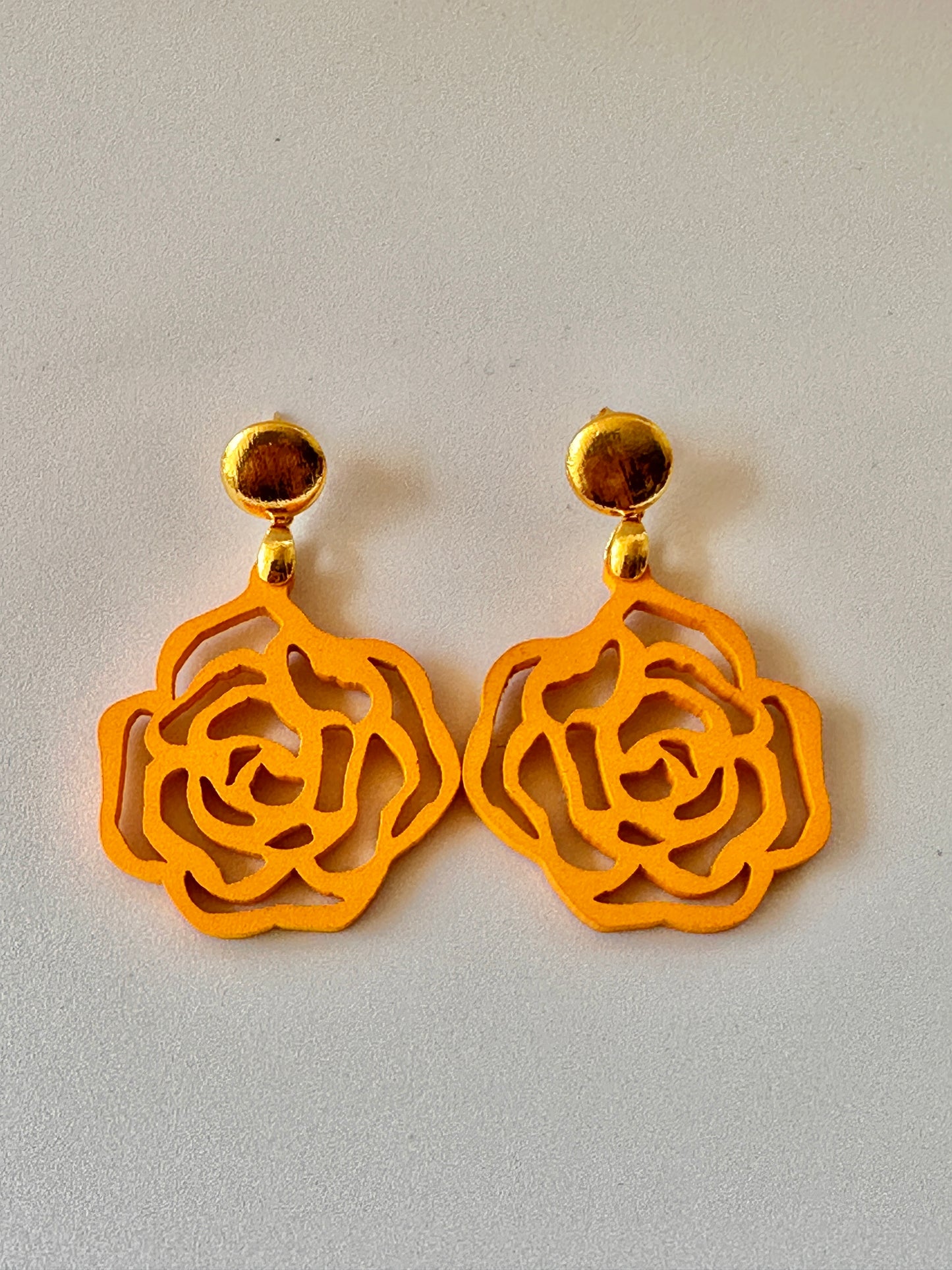 Hollow glass earrings